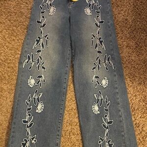 Embroidered Floral Straight-Leg Women’s Jeans - Blue